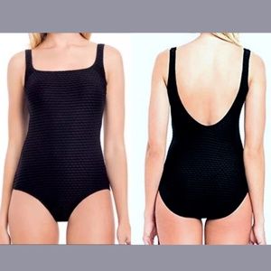 NEW Essentials by‎ Gottex [ 8 ] Textured Square One Piece Swimsuit in Black